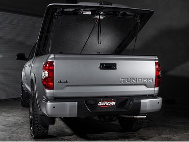 Udc Uc4128l 1g3 Undercover Elite Lx Tonneau Cover Tonneau Covers World