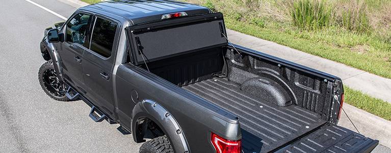 BAKFlip MX4 vs BAKFlip F1 Tonneau Cover Comparison | RealTruck