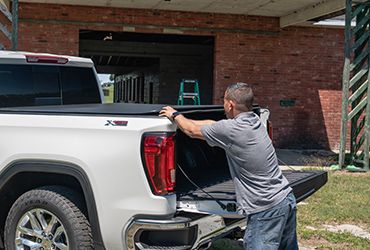 Gmc Multipro Tailgate Tonneau Covers Realtruck