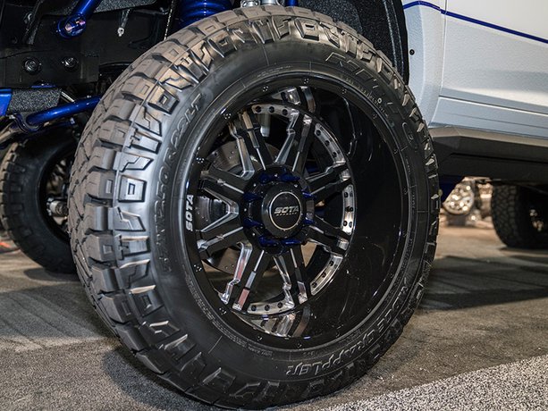 What's My Bolt Pattern? | RealTruck