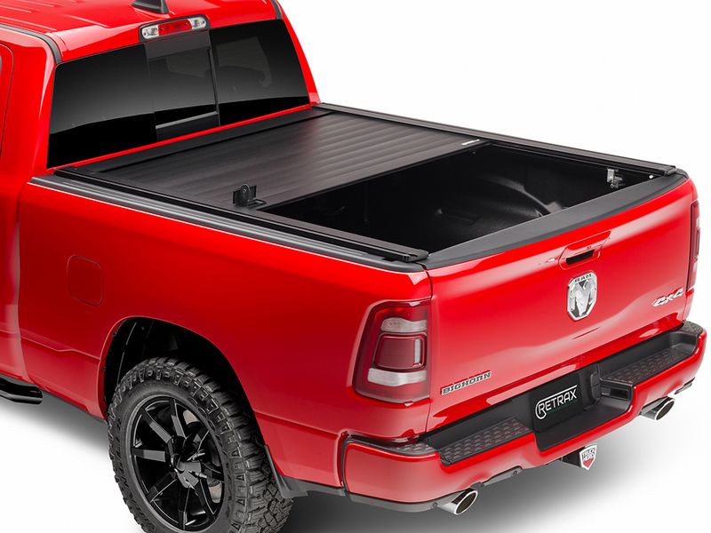 RTX-T-80233 RetraxPRO XR Tonneau Cover | RealTruck