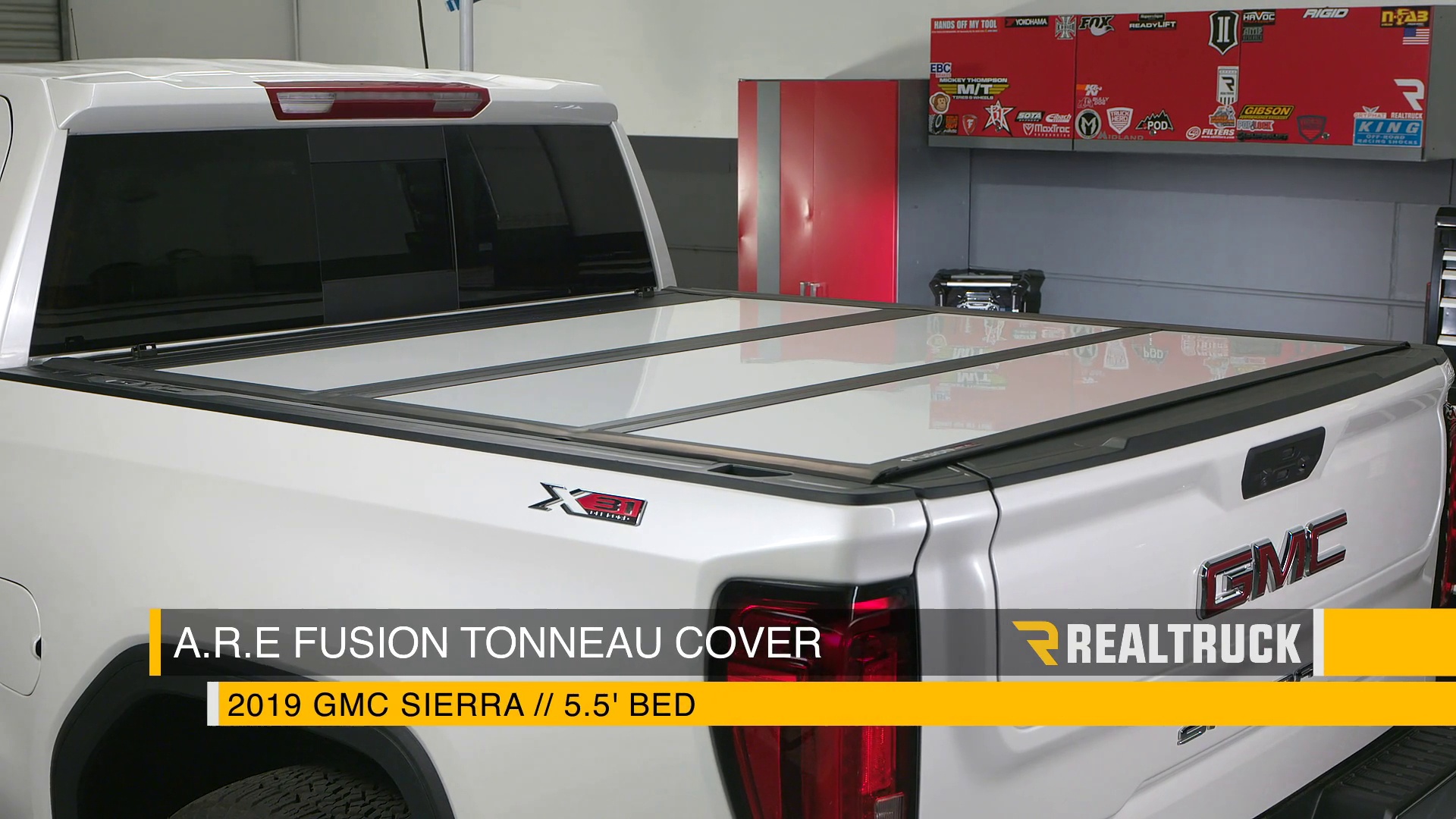 A R E Fusion Tonneau Cover Realtruck