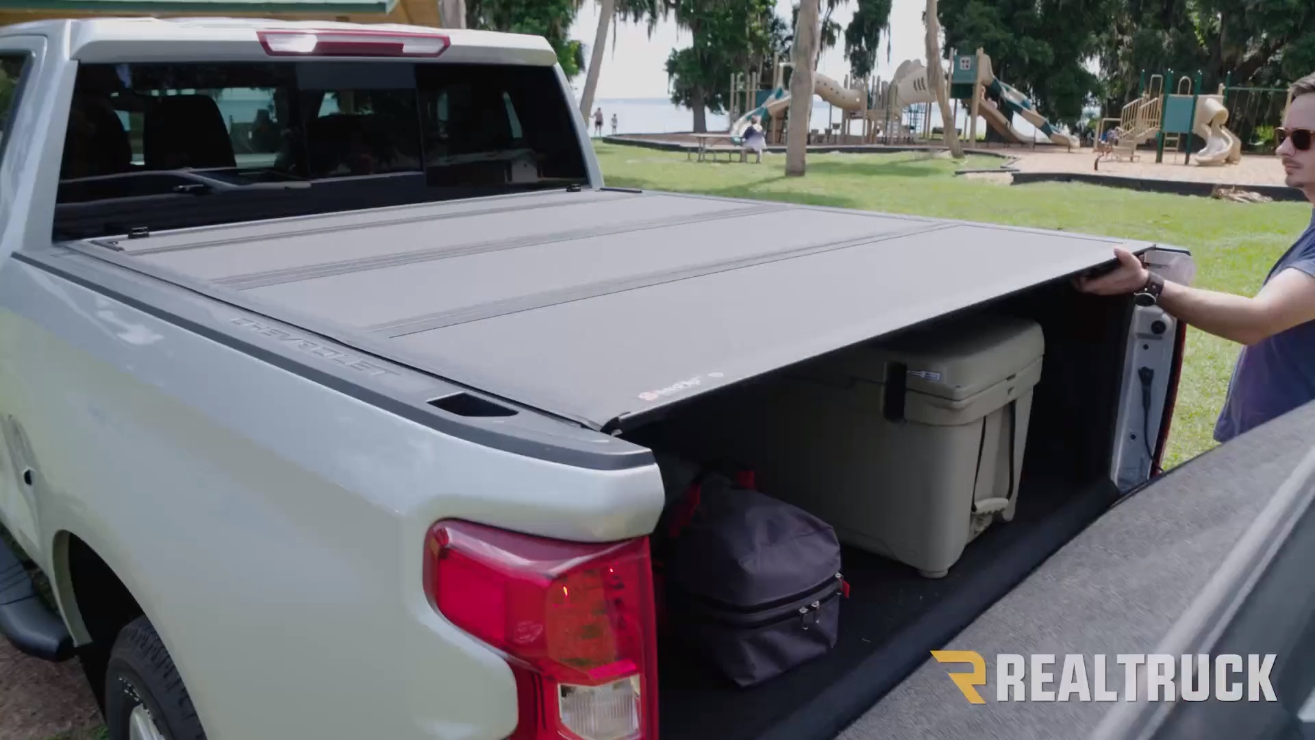 2018 Ford F150 Hard Folding Realtruck